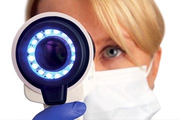 VeLScope oral cancer screening light